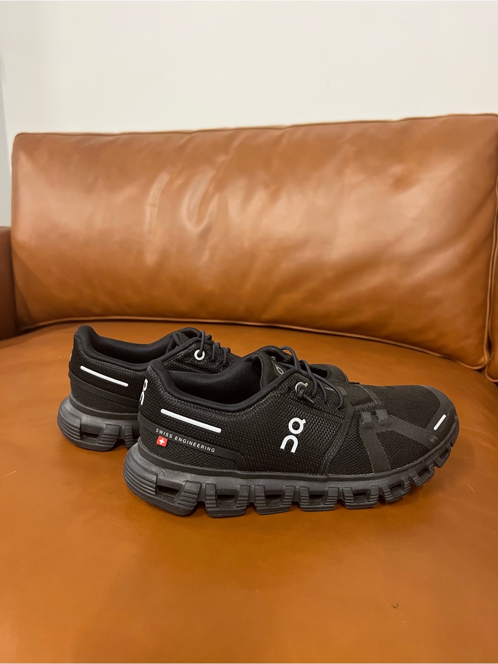 On Running CLOUD 6 ALL BLACK WOMEN’S